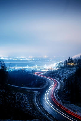 时尚的红白光束车辆图