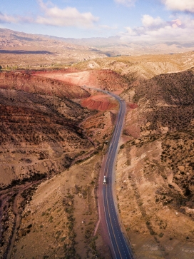 高空俯拍的南美洲高速公路