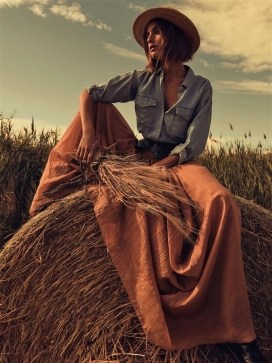 艾丽西娅·麦迪娜-秋天的天空-Harper Bazaar阿拉伯杂志