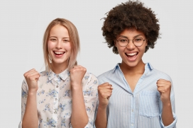 加油给力的两姐妹