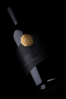 豪华金箔浮雕元素蜡质密封的酒