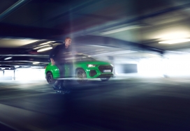 奥迪RSQ3动感汽车摄影图