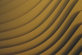 层叠的金色沙漠山