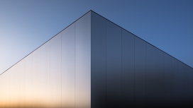 中国西安采用雾化抛光板不锈钢构建的CCBD展示中心