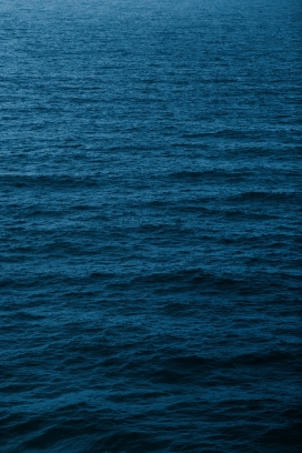 蓝色的海面