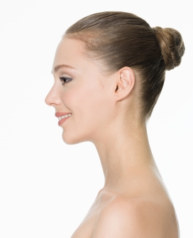 时尚盘头女性侧面图