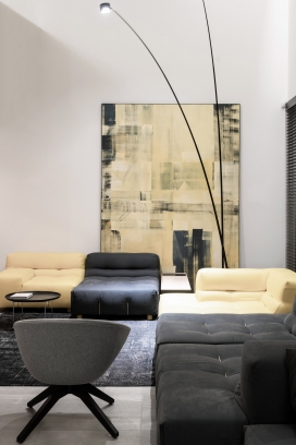 摩尔多瓦基希讷乌358.6米四层楼的房子