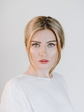 蓝眼睛金发美女