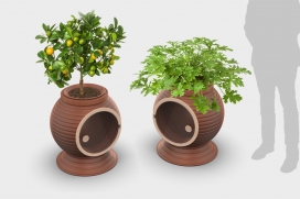 使用传统马来西亚粘土造型技术制成的无电冷却器