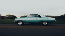 老式蓝色复古老爷车