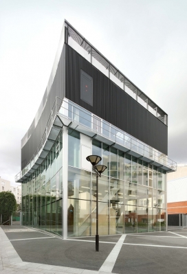 法国1300平米的巴黎文化体育中心