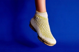 用废弃材料3D编织制作的可生物降解鞋子