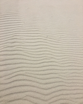 白色细沙丘