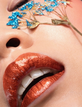 闪闪发光的嘴唇美图