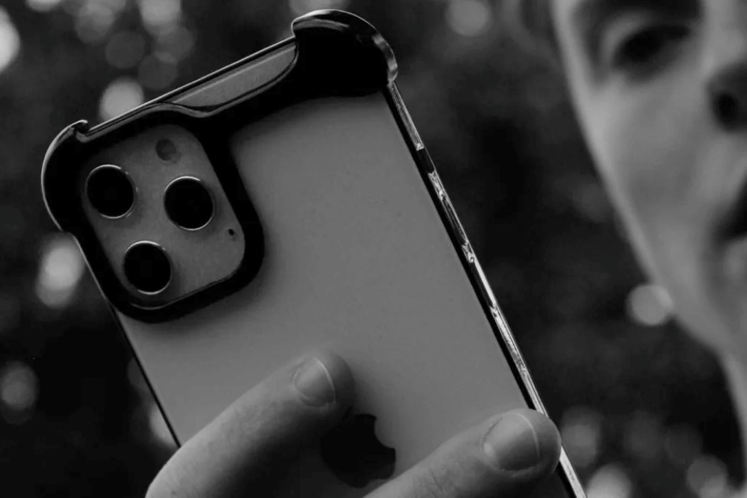 赋予其最大个性最小的iPhone 12保护壳---酷图编号3