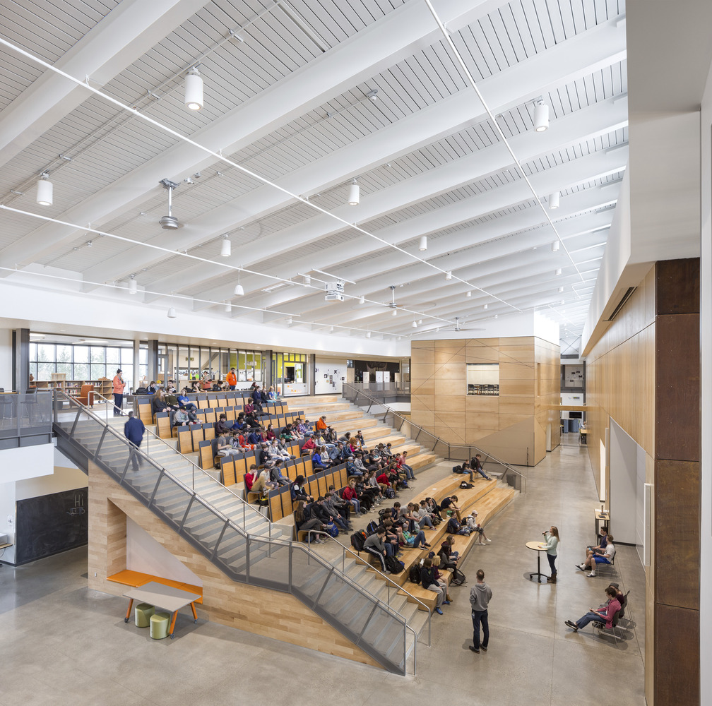 美国高中校园建筑---酷图编号1342965