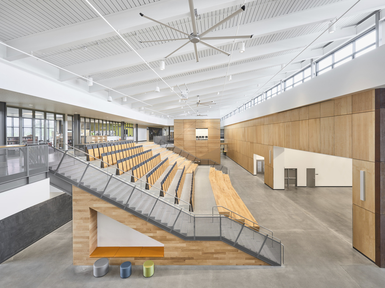 美国高中校园建筑---酷图编号1342977