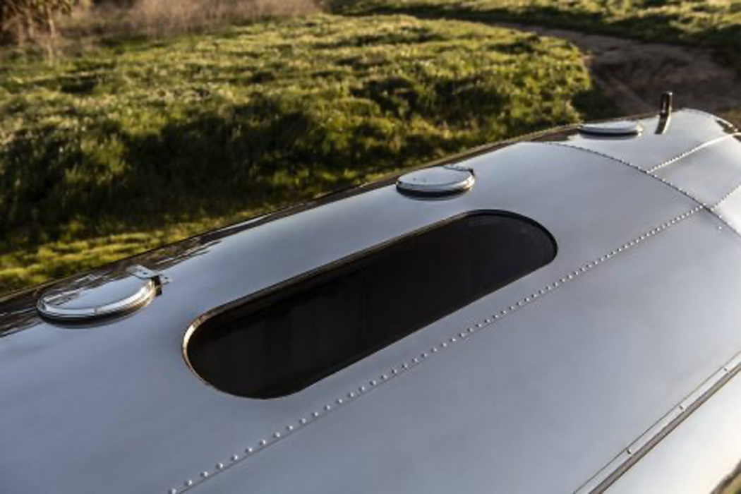 配有HEPA过滤器+宠物床的未来派豪华露营车---酷图编号12