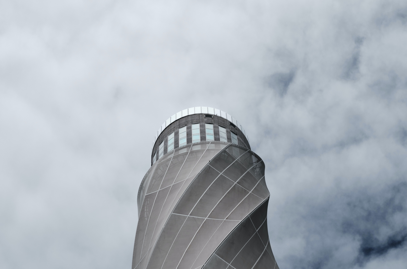 螺旋扭曲观景台建筑图片