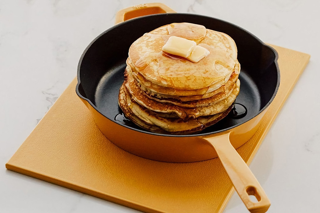 颜色使炊具即使在不使用时也绝对引人注目,当您不烹饪时将其变成厨房装饰,Kana的Milo by Kana也符合Proposition 65标准,因此无论您是在家中还是在环境中,都可以安全使用