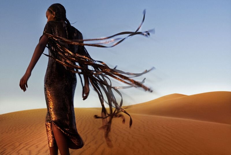 《时光之沙》-Harper Bazaar时装---酷图编号8