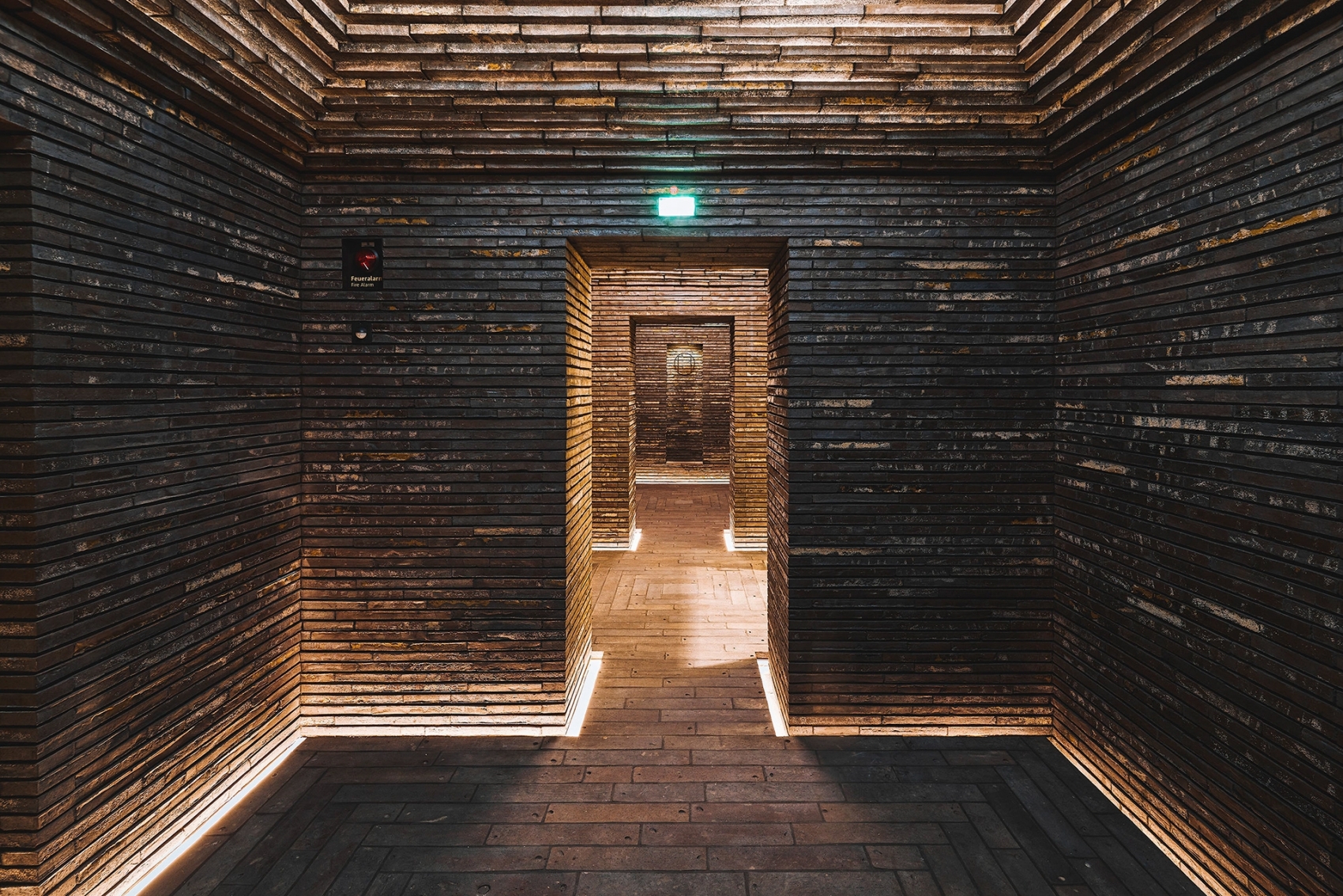 沉默的房间封面大图