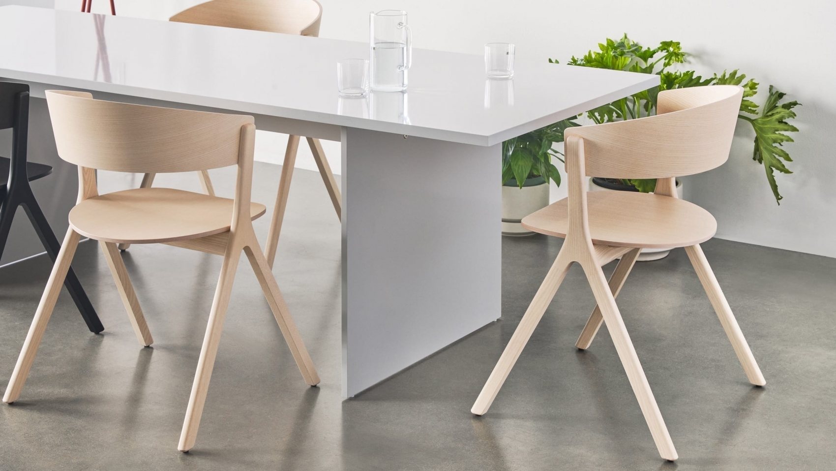 木质餐椅设计图片