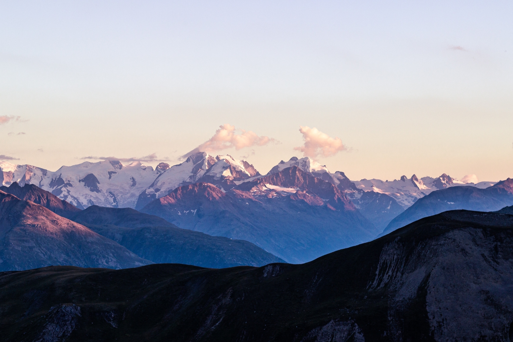 壮观的冬季雪峰图片图片