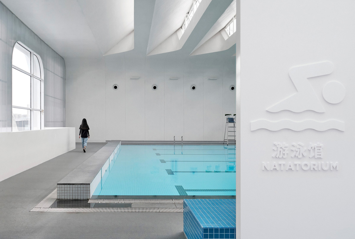 5690平米的上海青浦平和运动中心---酷图编号1353239