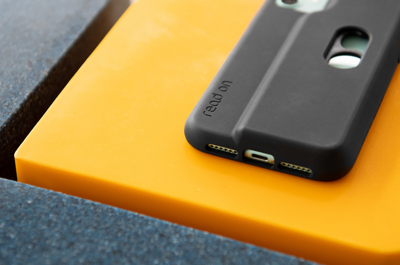 集成了一副超薄老花镜的iPhone手机壳---酷图编号7