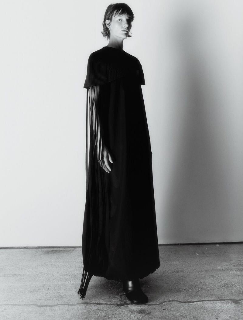 萨拉·布洛姆奎斯特-《Vogue》波兰-具有现代感的剪裁服装---酷图编号4