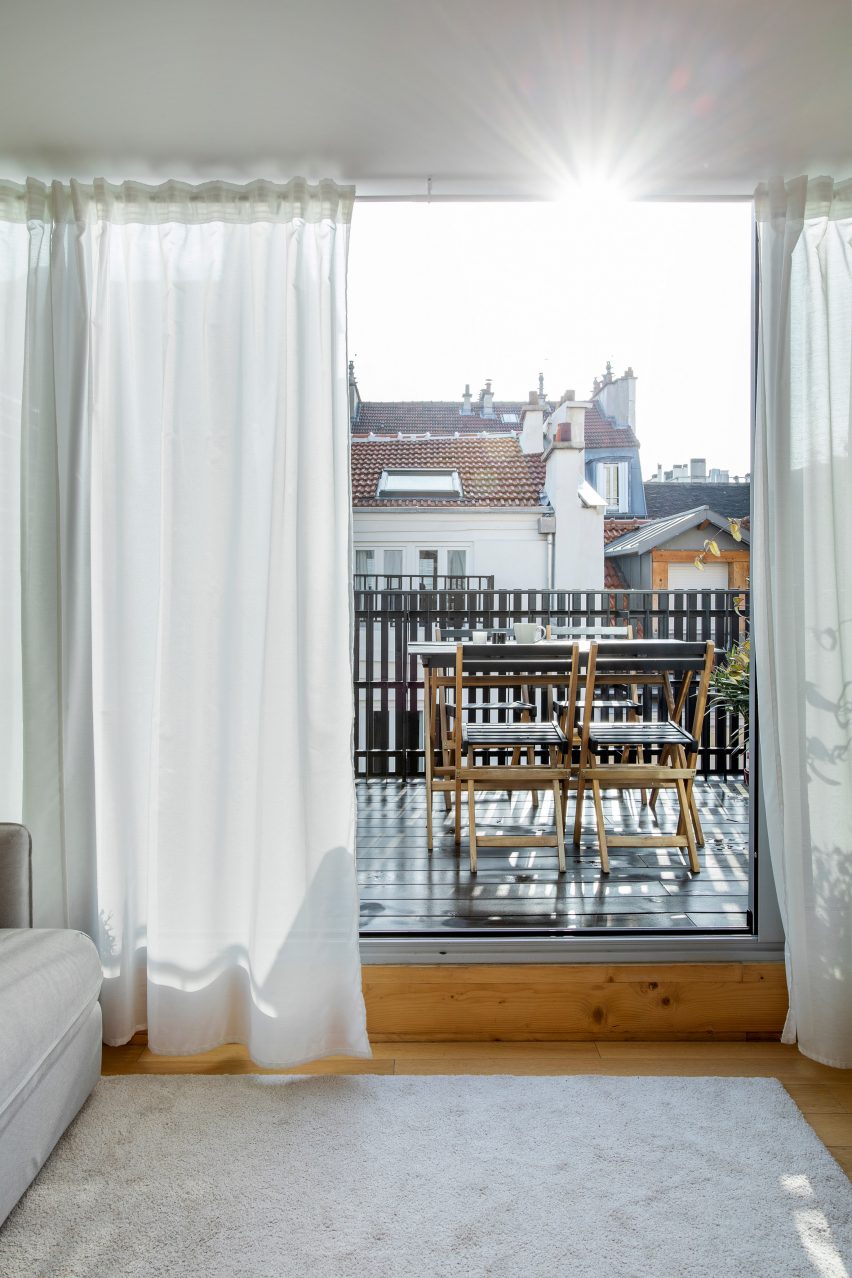 巴黎的家-用聚碳酸酯包覆的塔楼---酷图编号1356924