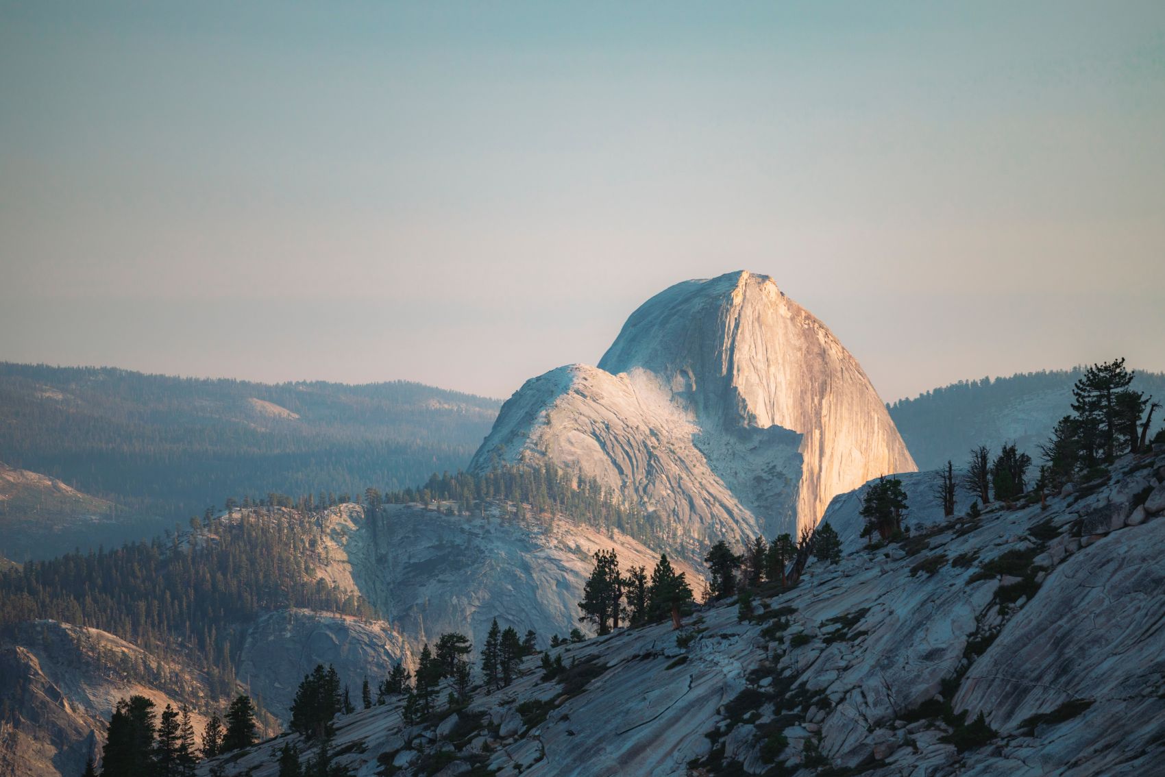 冬季雪山美景图图片