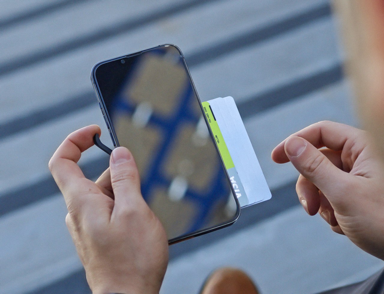 配有自己MagSafe附件适用于您iPhone的模块化磁性钱包---酷图编号2