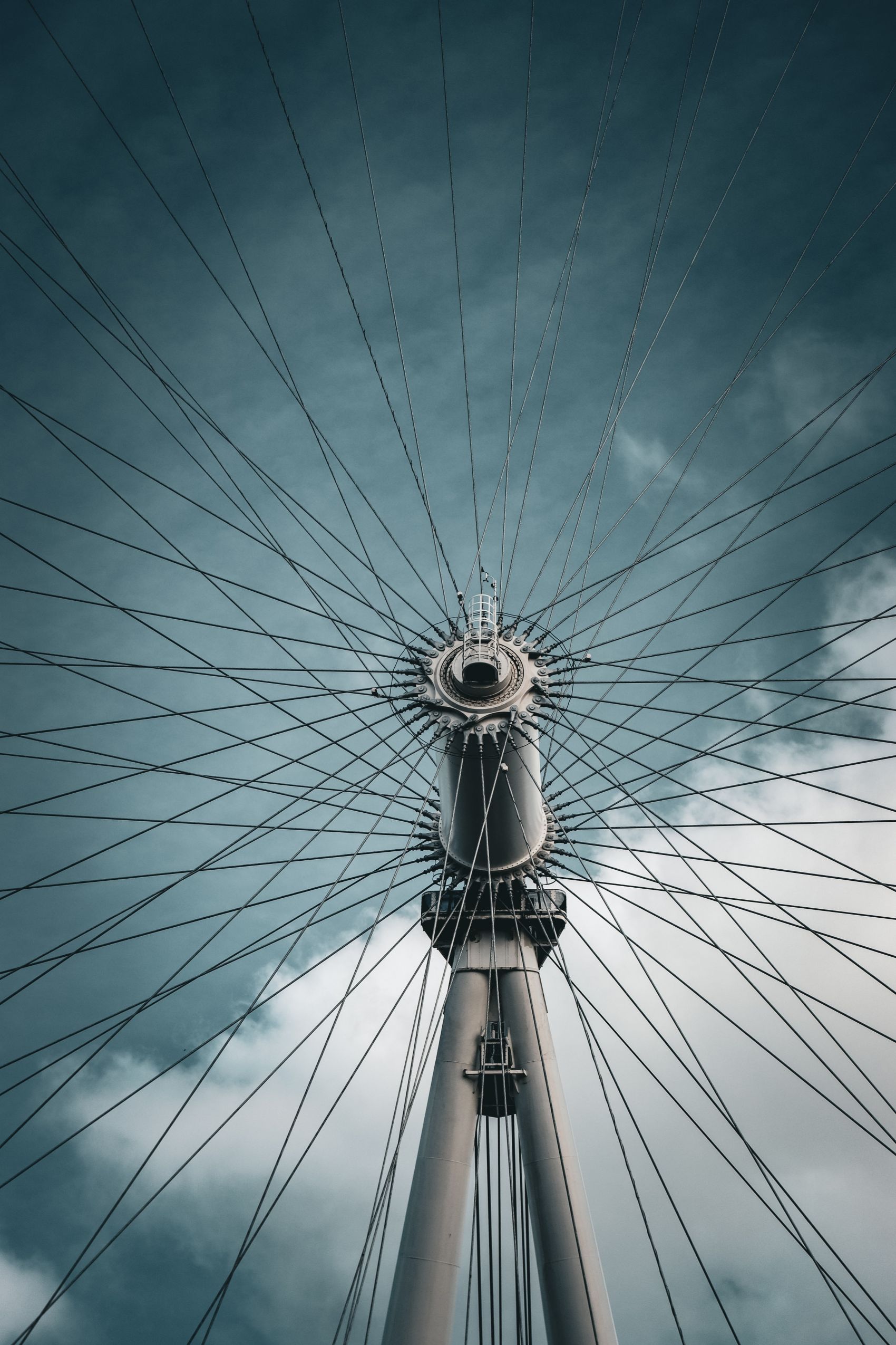 跟自行车钢圈一样的摩天轮图片