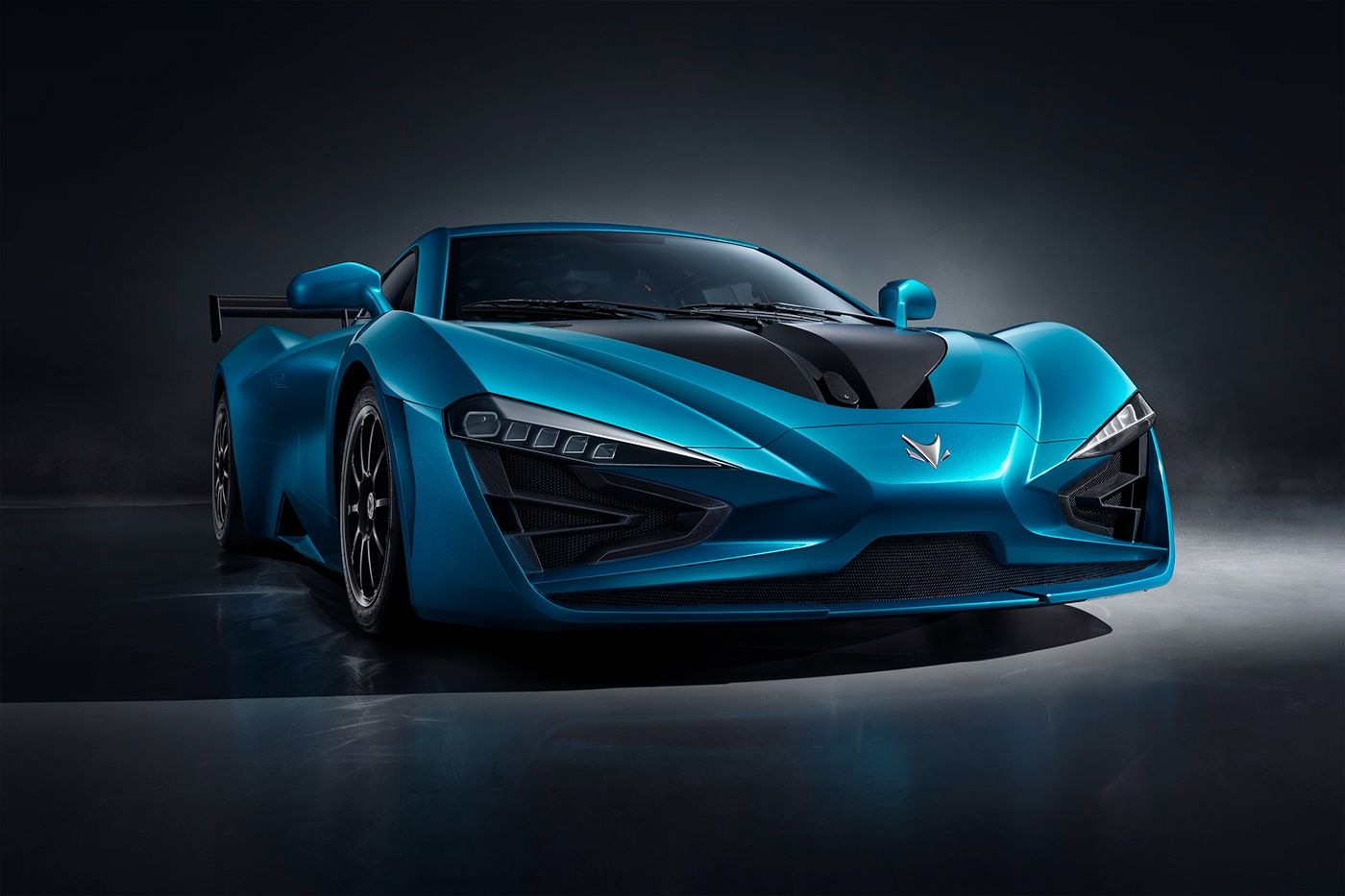 蓝色Arcfox GT跑车图片