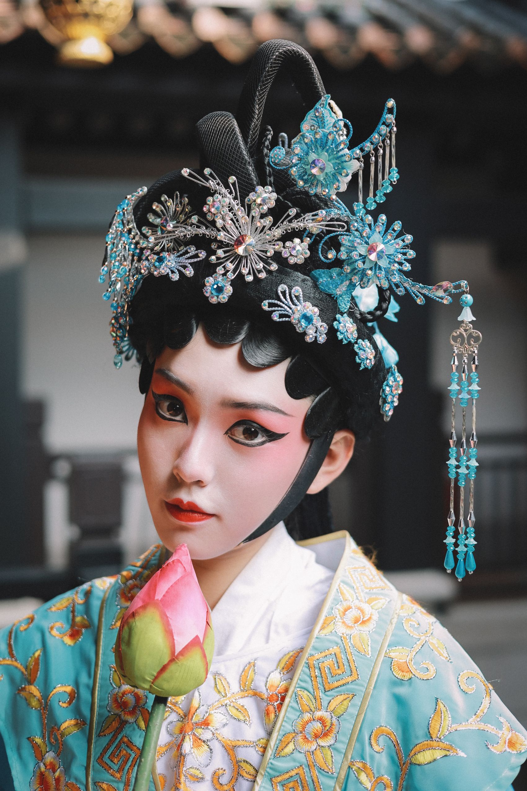 漂亮的唱戏女郎图片