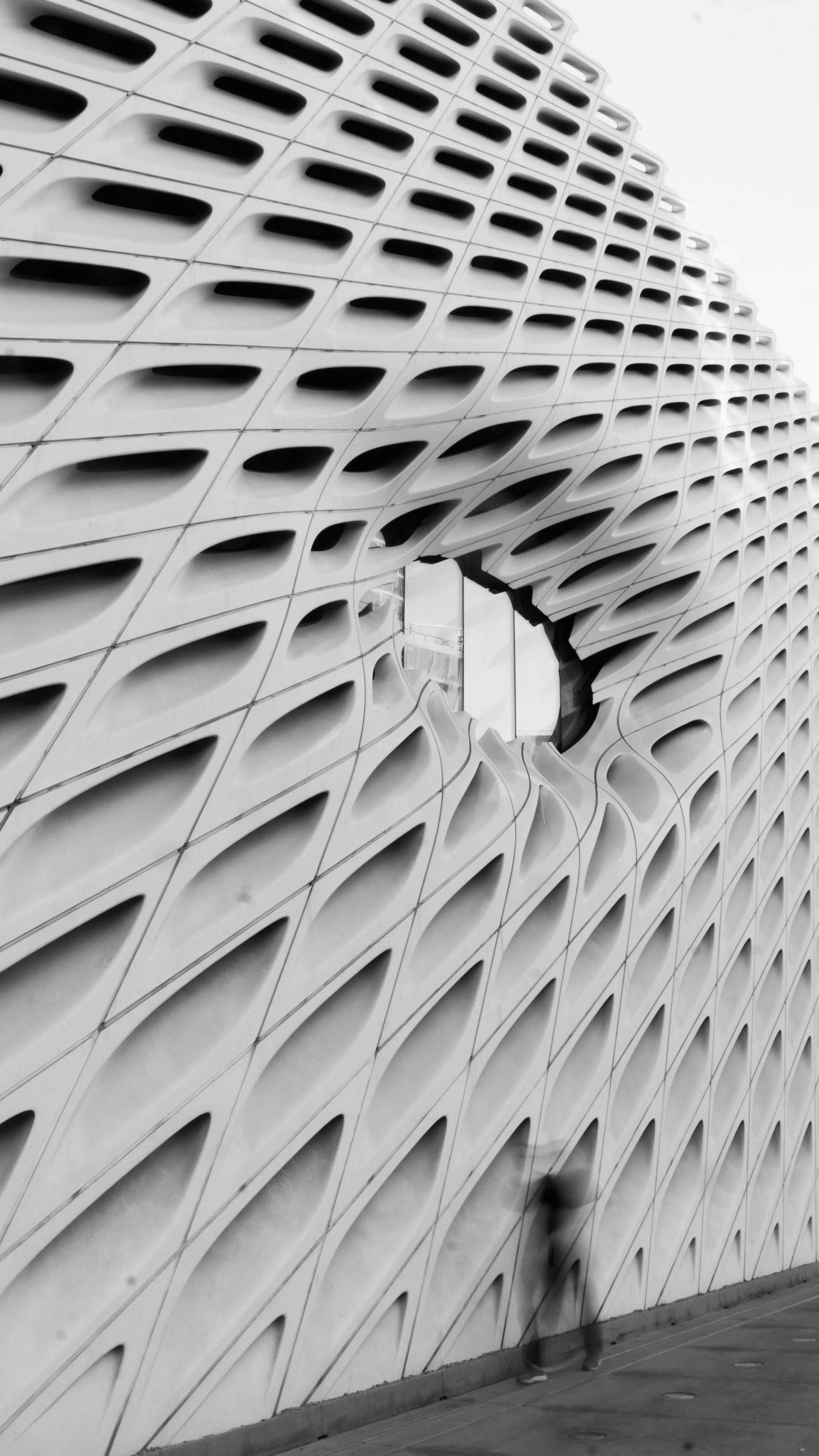 时尚白色几何镂空建筑外墙封面大图