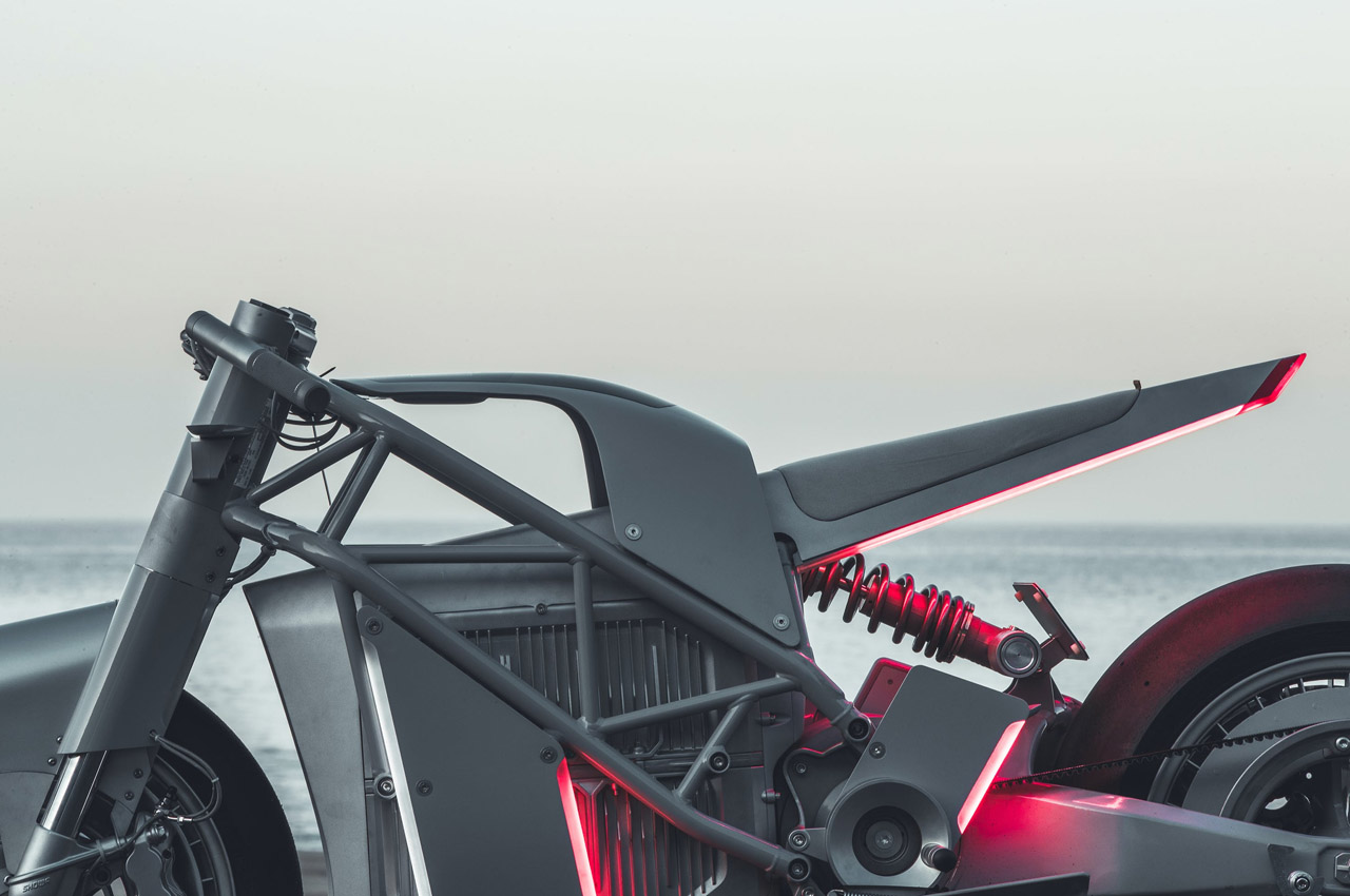 散发喷气式飞机气息动力十足的UMC-063 XP零电动摩托车---酷图编号10