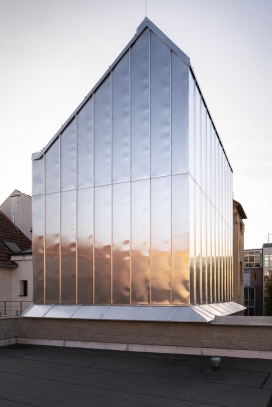 捷克92平米反光镜房屋