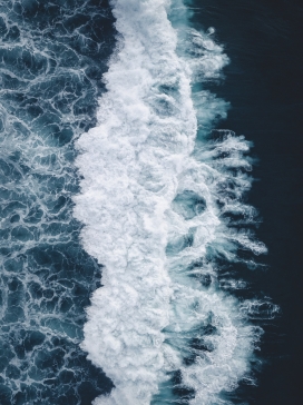 白花花的浪花图片