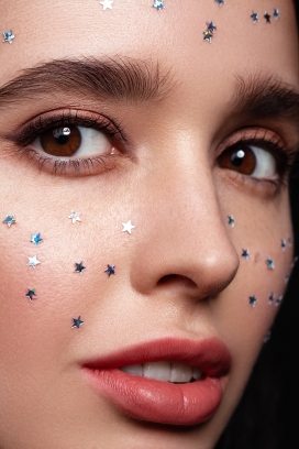 Stars beauty-脸部贴满小星星的美女女郎