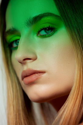beauty-绿色渐变人像
