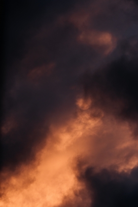 夏季晚霞乌云图