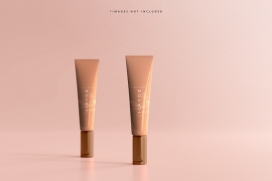 时尚女性洗面奶护肤品PSD素材下载