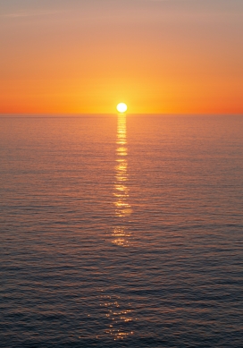 日落湖倒影风景图