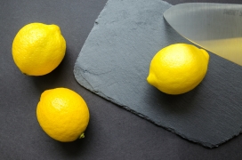 金黄色的柠檬水果