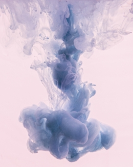 沉入水下的烟雾水墨