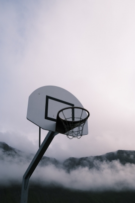 云端的篮球架