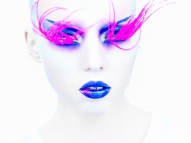 疯狂的女性彩妆人像图